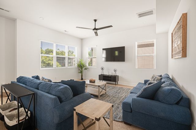 3219A Curtis St, Nashville, TN 37218