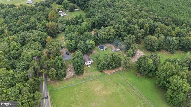 5762 SUMERDUCK RD, Sumerduck, VA 22742