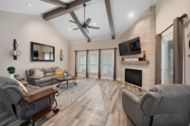 15442 Crown Oaks Drive, Montgomery, TX 77316