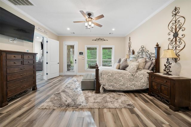 15442 Crown Oaks Drive, Montgomery, TX 77316