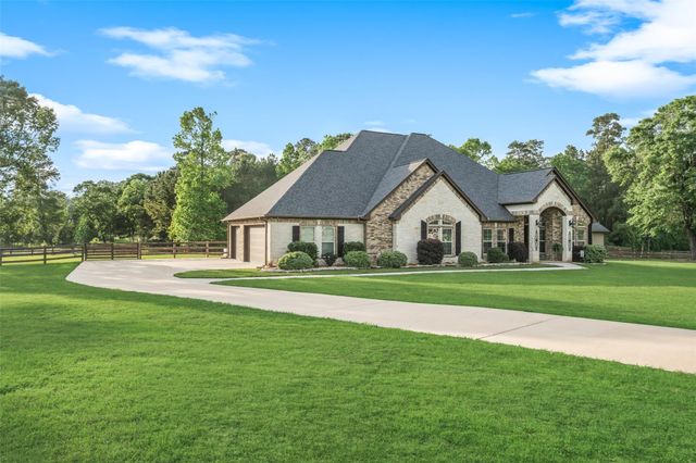 15442 Crown Oaks Drive, Montgomery, TX 77316