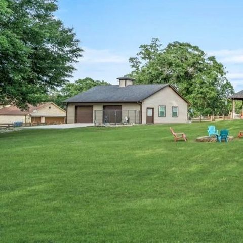 15442 Crown Oaks Drive, Montgomery, TX 77316