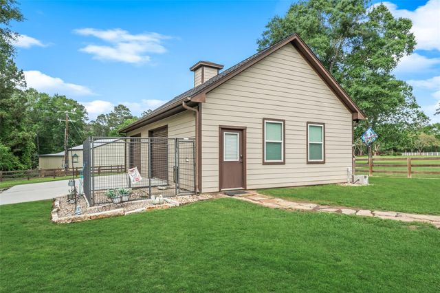 15442 Crown Oaks Drive, Montgomery, TX 77316