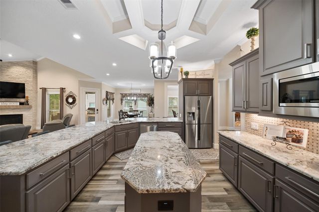 15442 Crown Oaks Drive, Montgomery, TX 77316