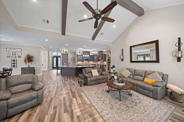 15442 Crown Oaks Drive, Montgomery, TX 77316