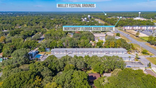 201 E College Boulevard 13, Niceville, FL 32578