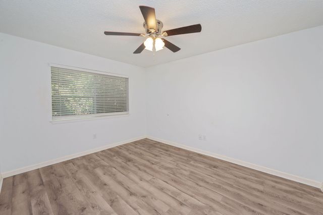 201 E College Boulevard 13, Niceville, FL 32578