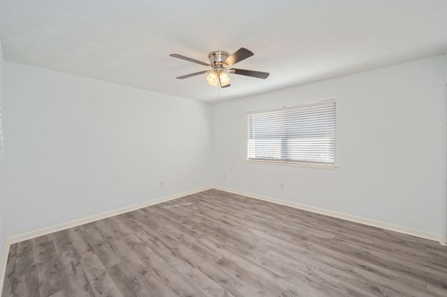 201 E College Boulevard 13, Niceville, FL 32578