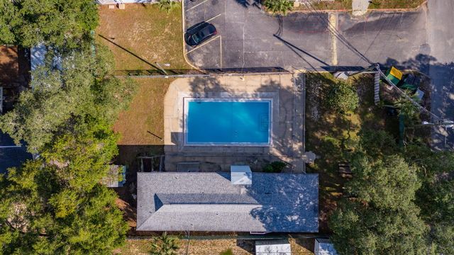 201 E College Boulevard 13, Niceville, FL 32578