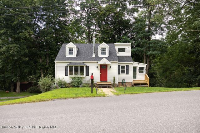 522 Roxbury Road, Hudson, NY 12534