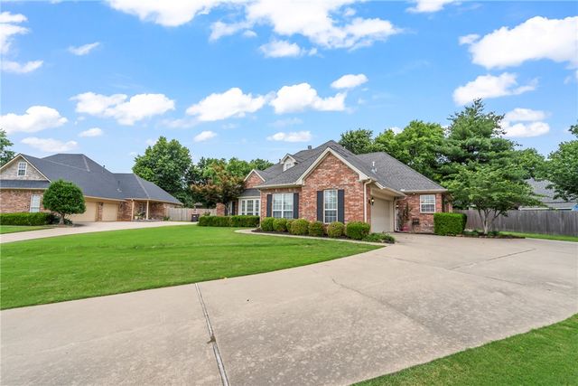 4294 Kingsbury Cove, Springdale, AR 72762