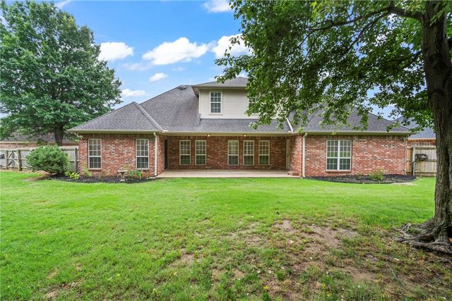4294 Kingsbury Cove, Springdale, AR 72762