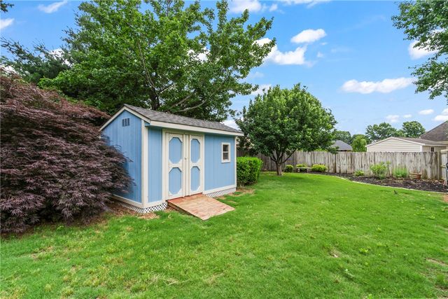 4294 Kingsbury Cove, Springdale, AR 72762