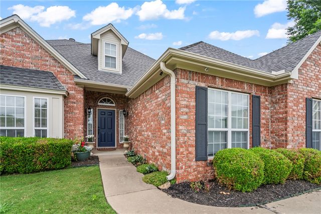 4294 Kingsbury Cove, Springdale, AR 72762