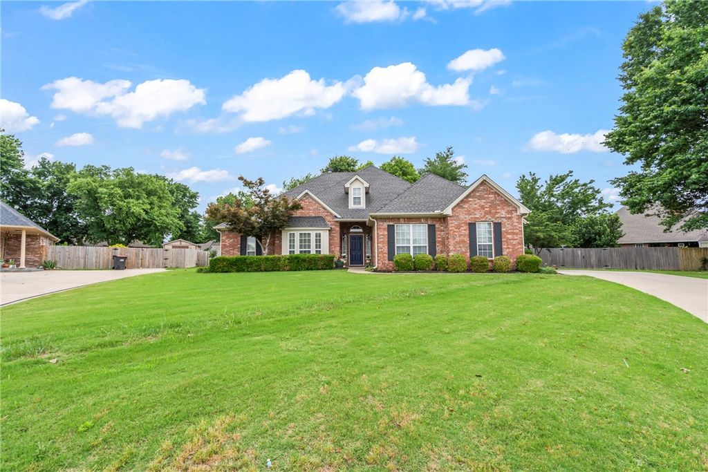 4294 Kingsbury Cove, Springdale, AR 72762