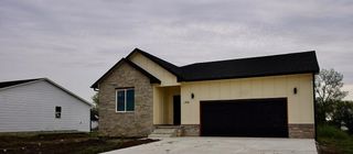 194 S Sycamore Dr, Valley Center, KS 67147