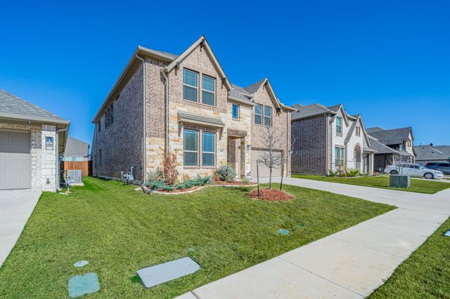 1049 Snowy Owl Drive, Alvarado, TX 76009