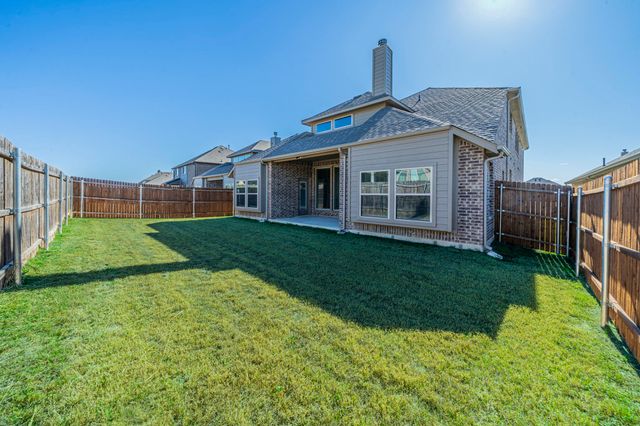 1049 Snowy Owl Drive, Alvarado, TX 76009