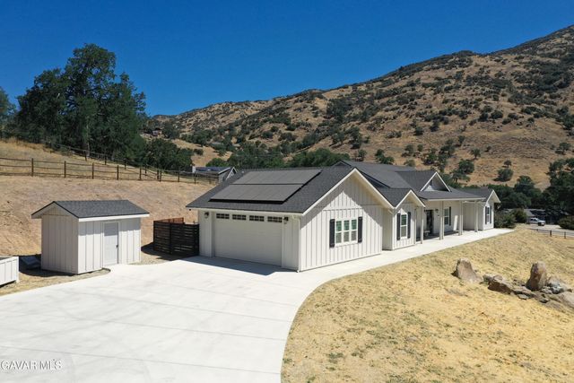 25904 Bear Valley Road, Tehachapi, CA 93561