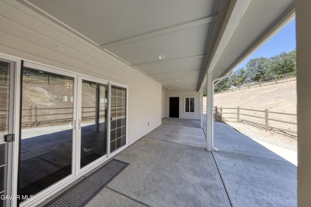 25904 Bear Valley Road, Tehachapi, CA 93561