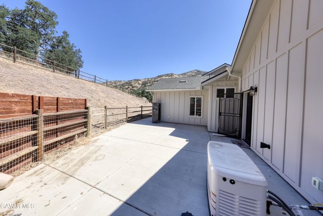 25904 Bear Valley Road, Tehachapi, CA 93561