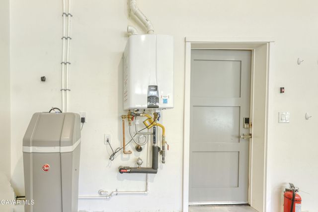 25904 Bear Valley Road, Tehachapi, CA 93561