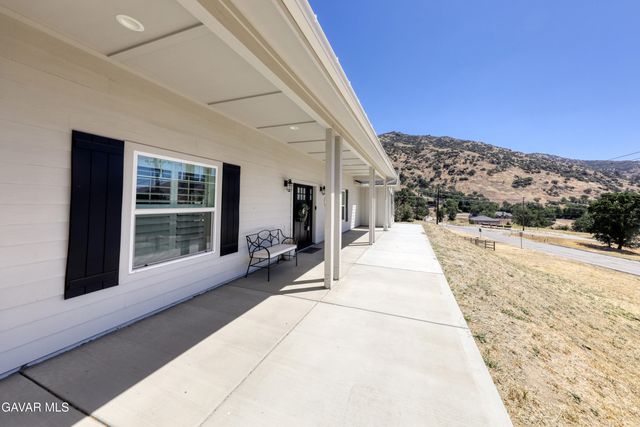 25904 Bear Valley Road, Tehachapi, CA 93561