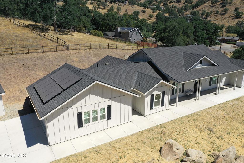 25904 Bear Valley Road, Tehachapi, CA 93561