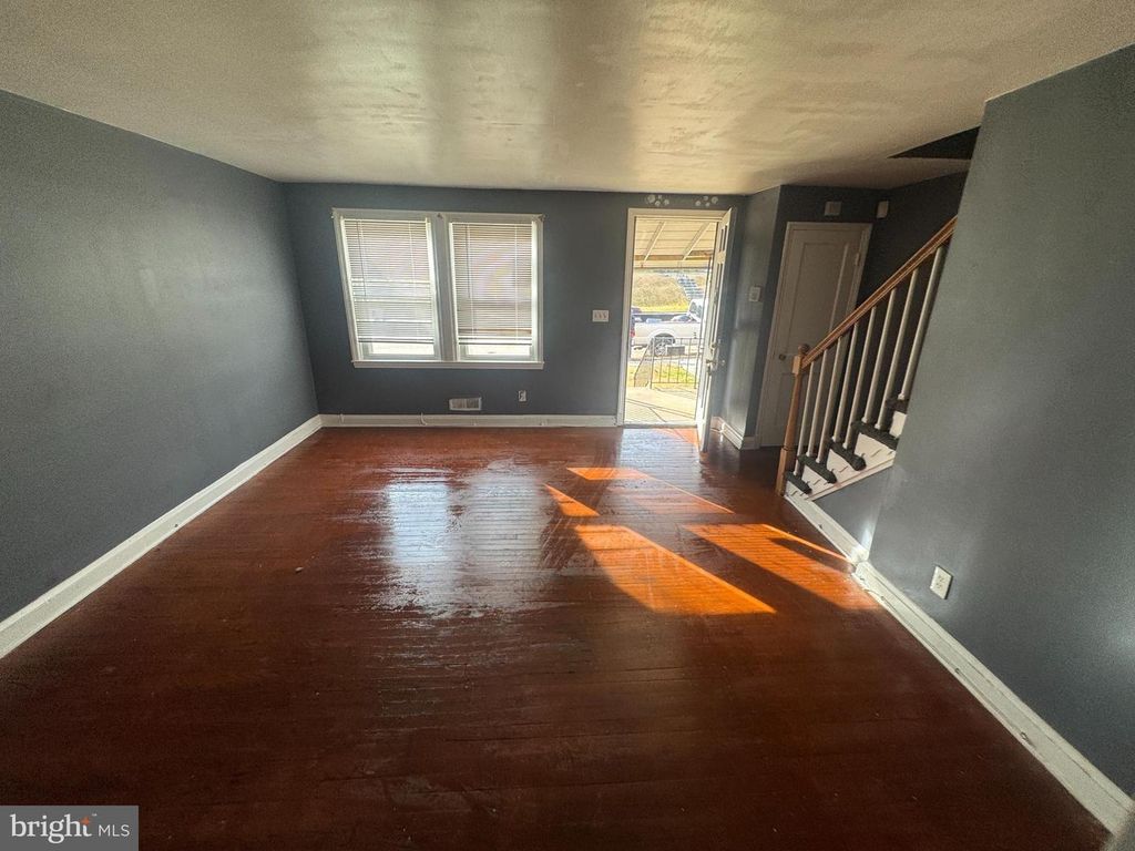 Image 5 of property listing at 3514 DUDLEY AVE, Baltimore, MD 21213