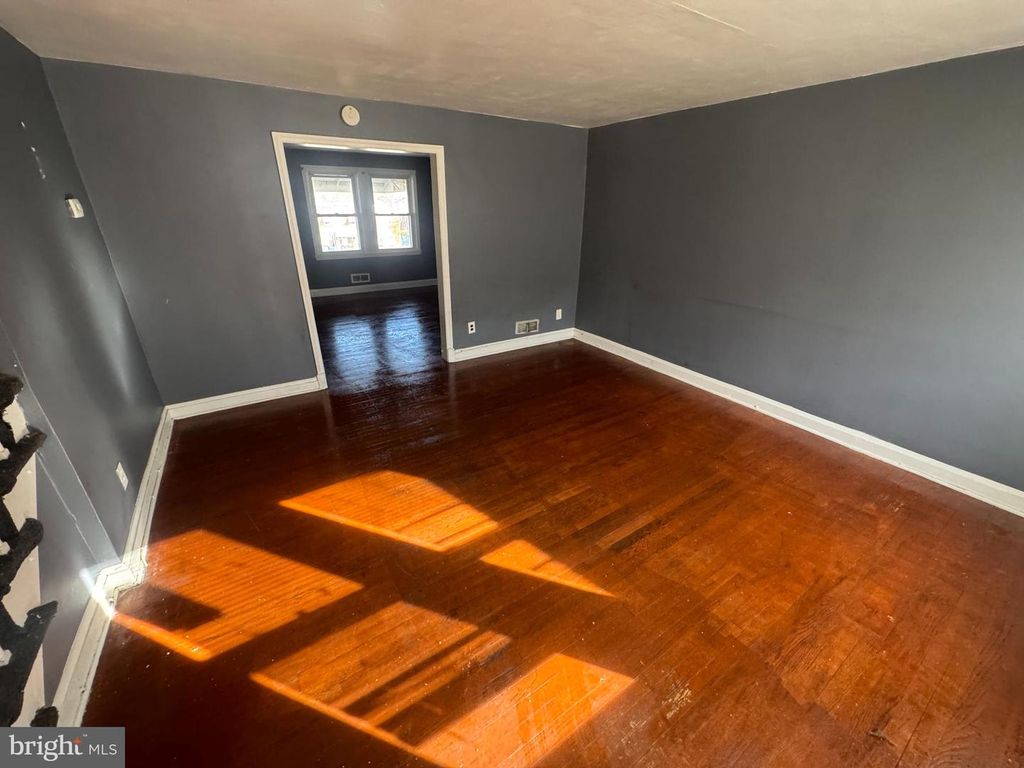 Image 6 of property listing at 3514 DUDLEY AVE, Baltimore, MD 21213