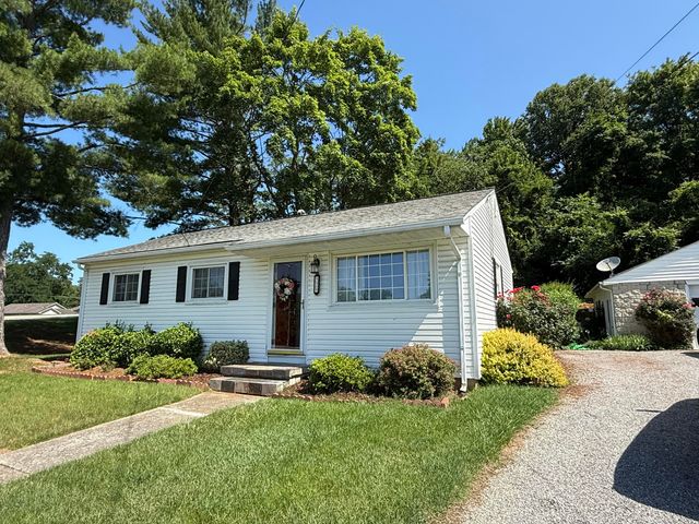 529 EASY ST, Salem, VA 24153