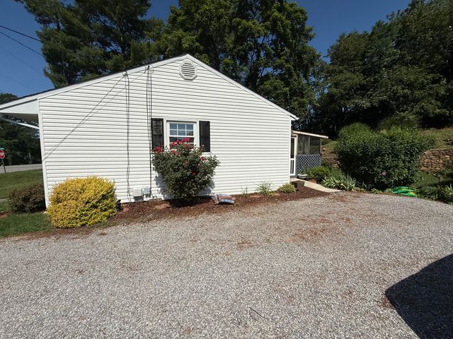 529 EASY ST, Salem, VA 24153