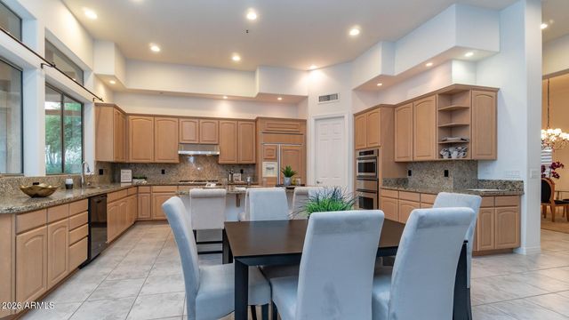 6461 E CRESTED SAGUARO Lane, Scottsdale, AZ 85266
