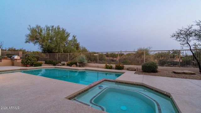 6461 E CRESTED SAGUARO Lane, Scottsdale, AZ 85266