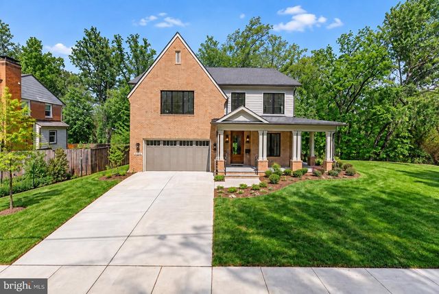 7601 MARYKNOLL AVE, Bethesda, MD 20817