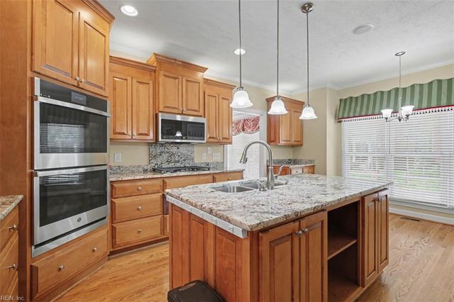 240 William Faulkner N, Newport News, VA 23606