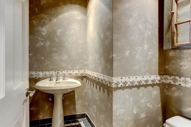 1111 Hermann Drive 8E-2, Houston, TX 77004