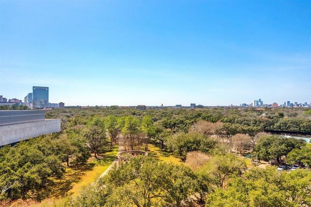 1111 Hermann Drive 8E-2, Houston, TX 77004