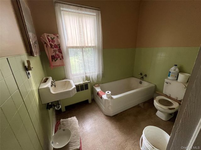 174 Railroad Avenue, Saint James, NY 11780