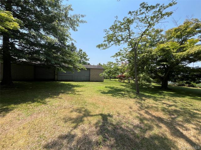174 Railroad Avenue, Saint James, NY 11780