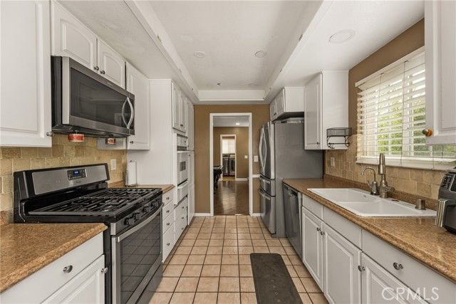 7233 Bel Air St, Corona, CA 92881