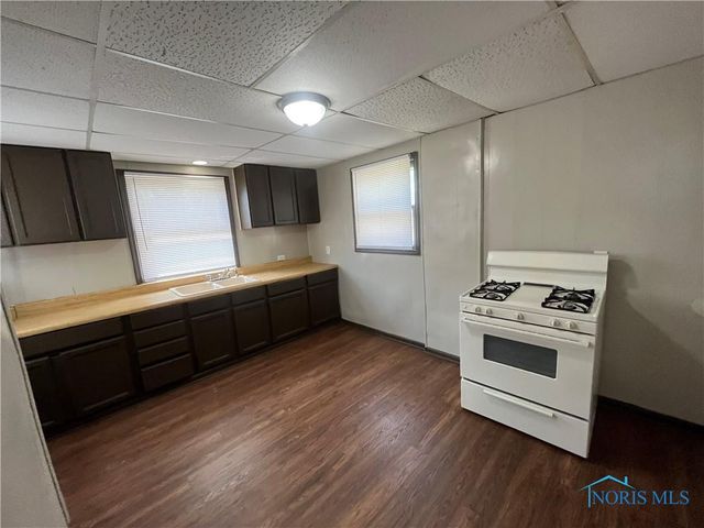 926 St. John, Toledo, OH 43608