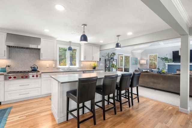 70 Cross Creek Ln, Duxbury, MA 02332