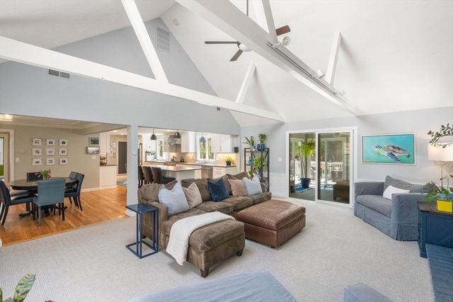 70 Cross Creek Ln, Duxbury, MA 02332