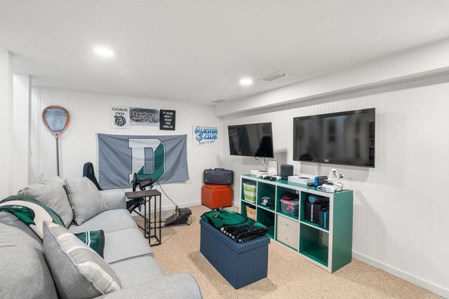 70 Cross Creek Ln, Duxbury, MA 02332