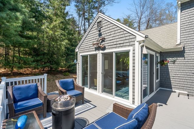 70 Cross Creek Ln, Duxbury, MA 02332