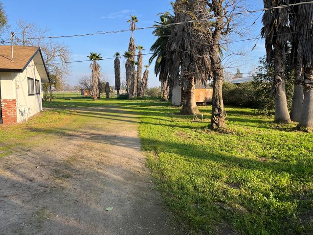 1652 N Cornelia, Fresno, CA 93722