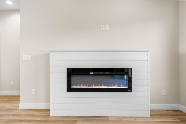 2401 15th St NW, Minot, ND 58703