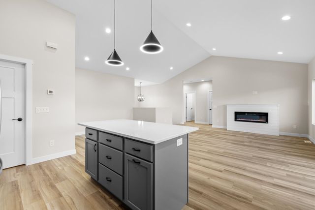 2401 15th St NW, Minot, ND 58703