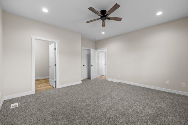 2401 15th St NW, Minot, ND 58703